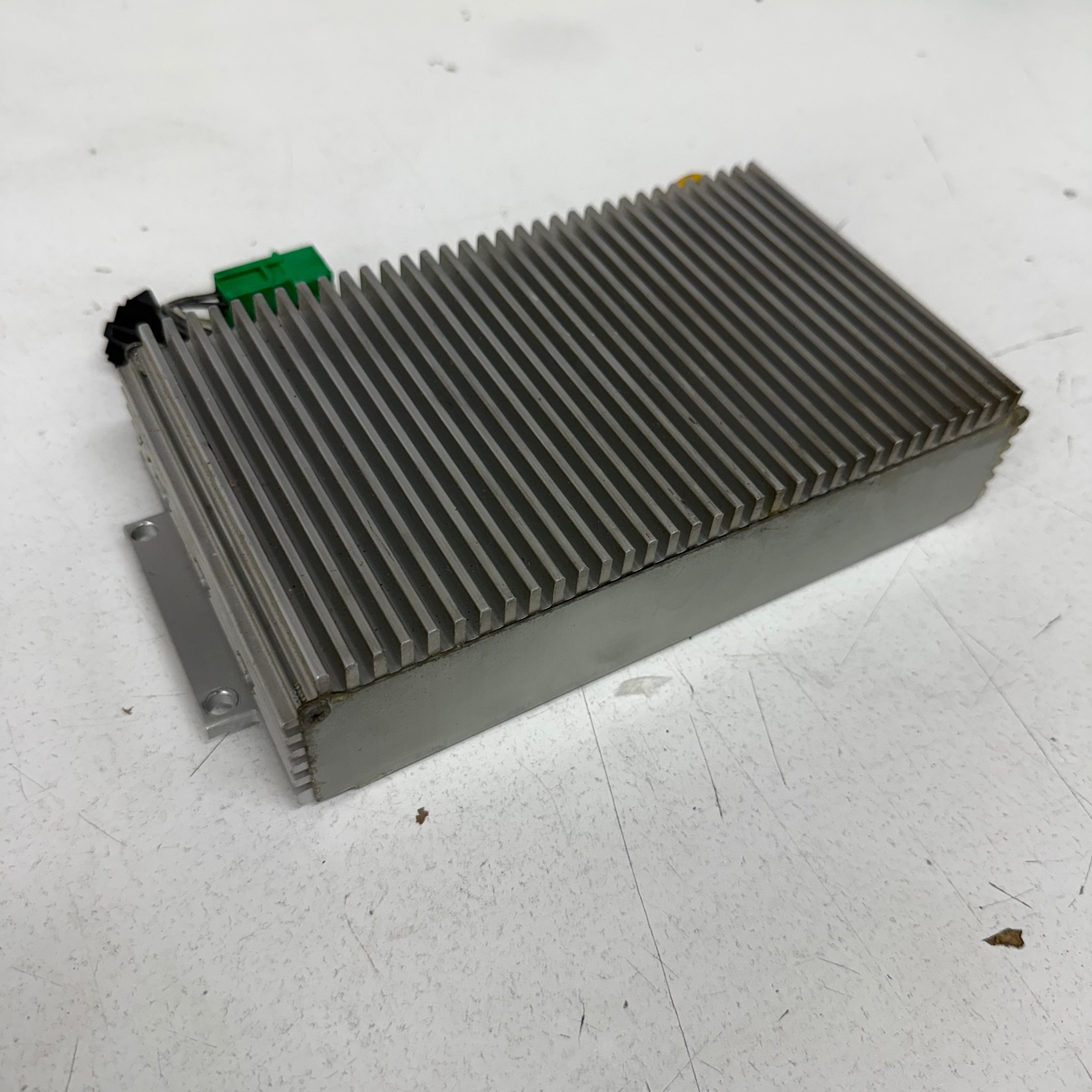 1994-1998 Saab 900 Radio Amplifier, Clarion